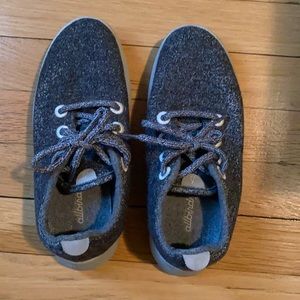 Women’s all birds size 6 wool runners